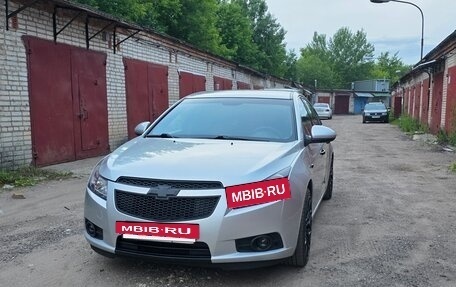 Chevrolet Cruze II, 2010 год, 900 000 рублей, 10 фотография