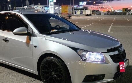 Chevrolet Cruze II, 2010 год, 900 000 рублей, 21 фотография