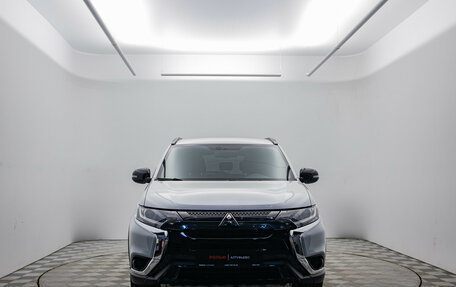 Mitsubishi Outlander III рестайлинг 3, 2021 год, 2 590 000 рублей, 2 фотография