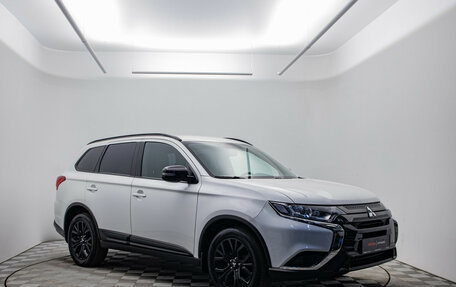 Mitsubishi Outlander III рестайлинг 3, 2021 год, 2 590 000 рублей, 3 фотография