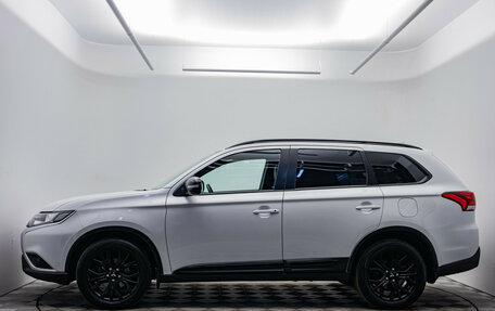 Mitsubishi Outlander III рестайлинг 3, 2021 год, 2 590 000 рублей, 9 фотография
