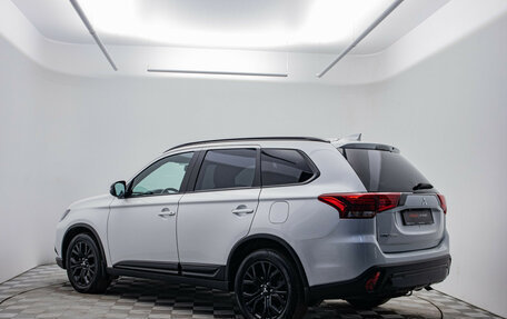 Mitsubishi Outlander III рестайлинг 3, 2021 год, 2 590 000 рублей, 8 фотография