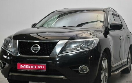 Nissan Pathfinder, 2016 год, 2 000 000 рублей, 1 фотография