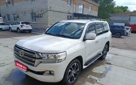 Toyota Land Cruiser 200, 2017 год, 5 508 000 рублей, 1 фотография