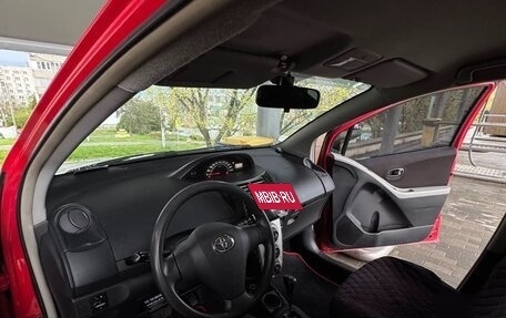 Toyota Yaris III рестайлинг, 2008 год, 600 000 рублей, 3 фотография