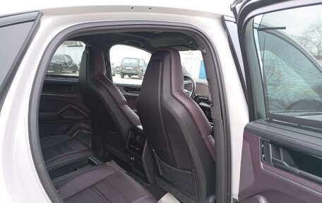 Porsche Cayenne III, 2023 год, 15 978 050 рублей, 11 фотография