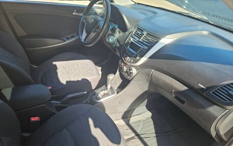 Hyundai Solaris II рестайлинг, 2015 год, 845 000 рублей, 17 фотография