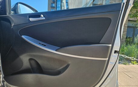 Hyundai Solaris II рестайлинг, 2015 год, 845 000 рублей, 16 фотография