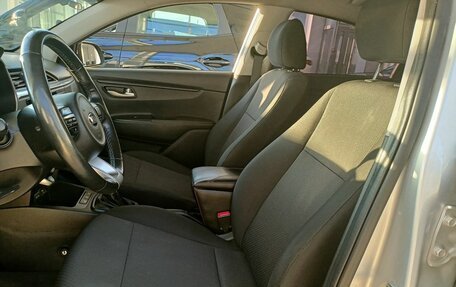 KIA Rio IV, 2021 год, 1 489 000 рублей, 9 фотография