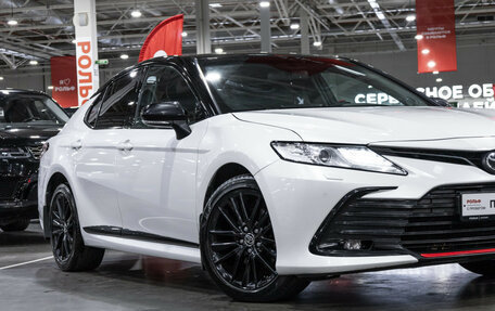 Toyota Camry, 2021 год, 3 499 700 рублей, 7 фотография