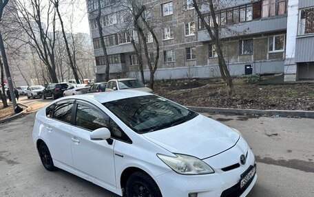 Toyota Prius, 2012 год, 800 000 рублей, 5 фотография