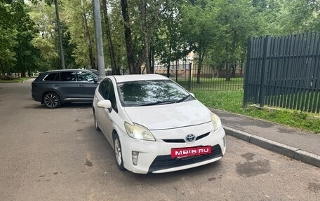 Toyota Prius, 2012 год, 800 000 рублей, 14 фотография