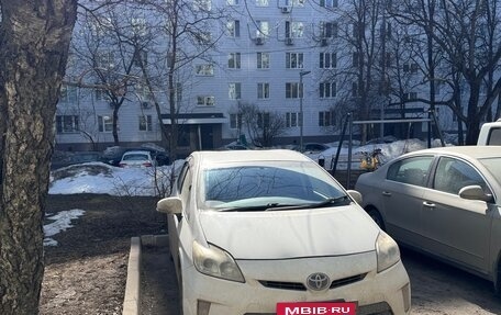 Toyota Prius, 2012 год, 800 000 рублей, 11 фотография