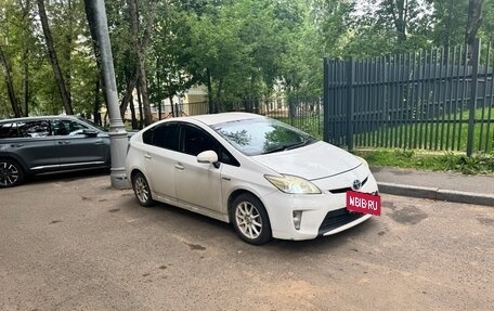 Toyota Prius, 2012 год, 800 000 рублей, 13 фотография