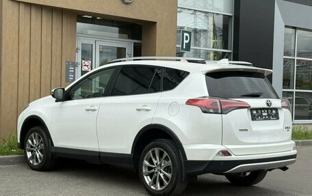 Toyota RAV4, 2015 год, 2 080 000 рублей, 4 фотография