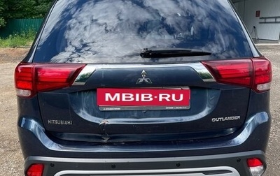 Mitsubishi Outlander III рестайлинг 3, 2019 год, 1 900 000 рублей, 1 фотография
