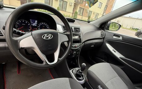 Hyundai Solaris II рестайлинг, 2011 год, 640 000 рублей, 5 фотография