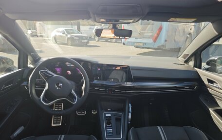 Volkswagen Golf VIII, 2023 год, 2 300 000 рублей, 11 фотография