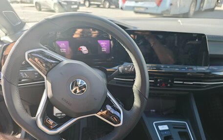 Volkswagen Golf VIII, 2023 год, 2 300 000 рублей, 18 фотография