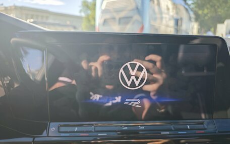 Volkswagen Golf VIII, 2023 год, 2 300 000 рублей, 20 фотография