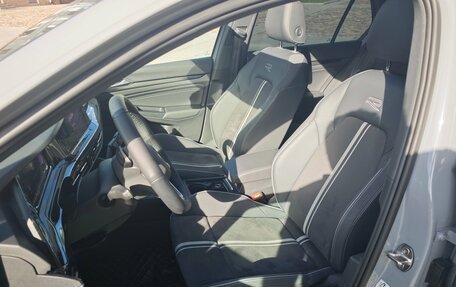 Volkswagen Golf VIII, 2023 год, 2 300 000 рублей, 22 фотография