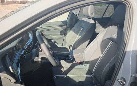 Volkswagen Golf VIII, 2023 год, 2 300 000 рублей, 23 фотография