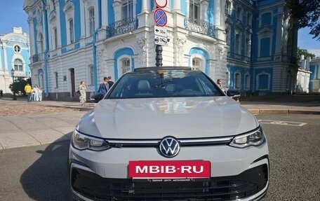 Volkswagen Golf VIII, 2023 год, 2 300 000 рублей, 30 фотография