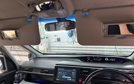 Honda Stepwgn IV, 2015 год, 2 050 000 рублей, 18 фотография