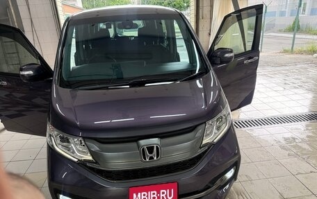 Honda Stepwgn IV, 2015 год, 2 050 000 рублей, 11 фотография