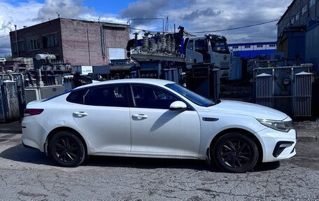 KIA Optima IV, 2019 год, 1 050 000 рублей, 2 фотография