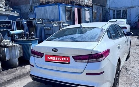 KIA Optima IV, 2019 год, 1 050 000 рублей, 3 фотография