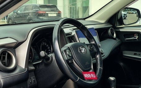 Toyota RAV4, 2017 год, 3 047 000 рублей, 14 фотография