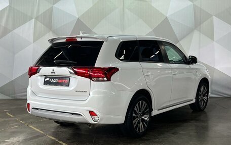 Mitsubishi Outlander III рестайлинг 3, 2022 год, 2 250 000 рублей, 6 фотография