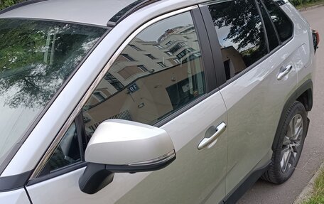 Toyota RAV4, 2021 год, 3 650 000 рублей, 2 фотография