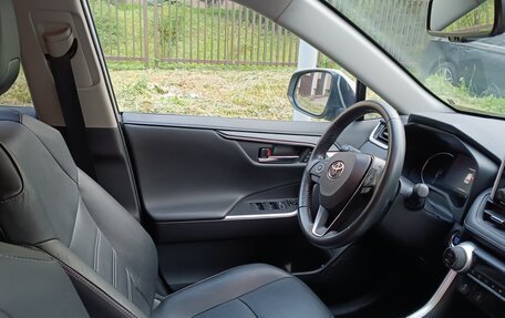 Toyota RAV4, 2021 год, 3 650 000 рублей, 19 фотография