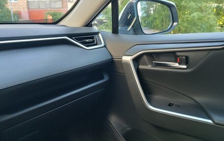 Toyota RAV4, 2021 год, 3 650 000 рублей, 23 фотография
