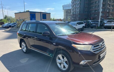 Toyota Highlander III, 2011 год, 2 450 000 рублей, 2 фотография