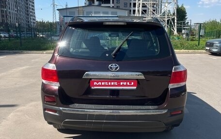Toyota Highlander III, 2011 год, 2 450 000 рублей, 4 фотография