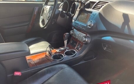 Toyota Highlander III, 2011 год, 2 450 000 рублей, 8 фотография