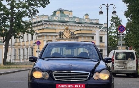 Mercedes-Benz C-Класс, 2004 год, 499 000 рублей, 3 фотография