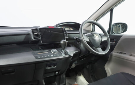 Honda Freed II, 2017 год, 1 599 000 рублей, 10 фотография