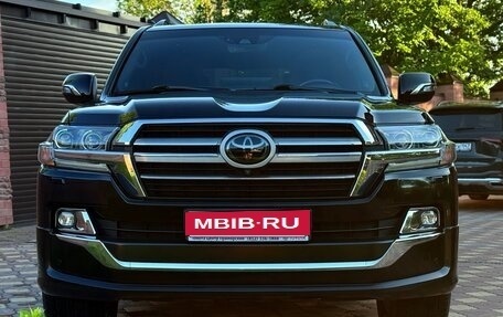Toyota Land Cruiser 200, 2019 год, 10 400 000 рублей, 2 фотография