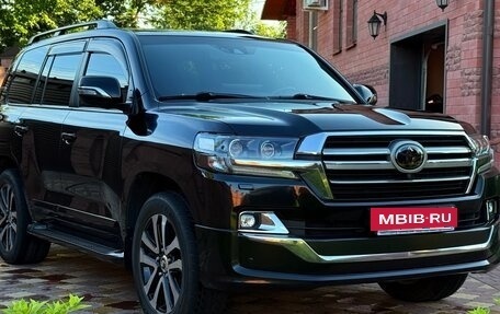 Toyota Land Cruiser 200, 2019 год, 10 400 000 рублей, 3 фотография