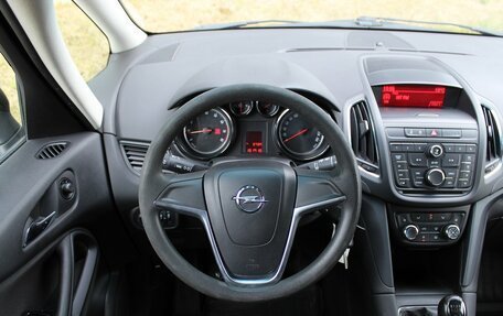 Opel Zafira C рестайлинг, 2012 год, 980 000 рублей, 8 фотография