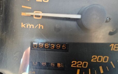 Mazda 323, 1986 год, 135 000 рублей, 8 фотография