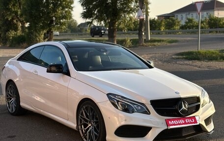 Mercedes-Benz E-Класс, 2014 год, 1 850 000 рублей, 2 фотография