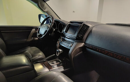 Toyota Land Cruiser 200, 2010 год, 2 530 000 рублей, 15 фотография