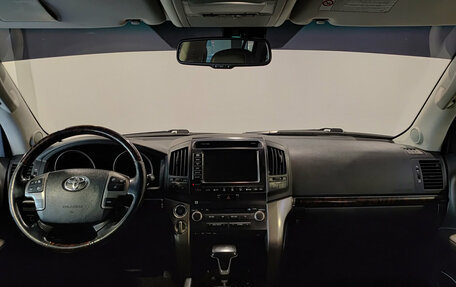 Toyota Land Cruiser 200, 2010 год, 2 530 000 рублей, 18 фотография