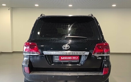 Toyota Land Cruiser 200, 2010 год, 2 530 000 рублей, 10 фотография