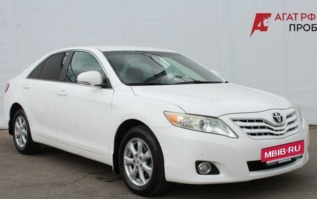 Toyota Camry, 2011 год, 1 230 000 рублей, 2 фотография